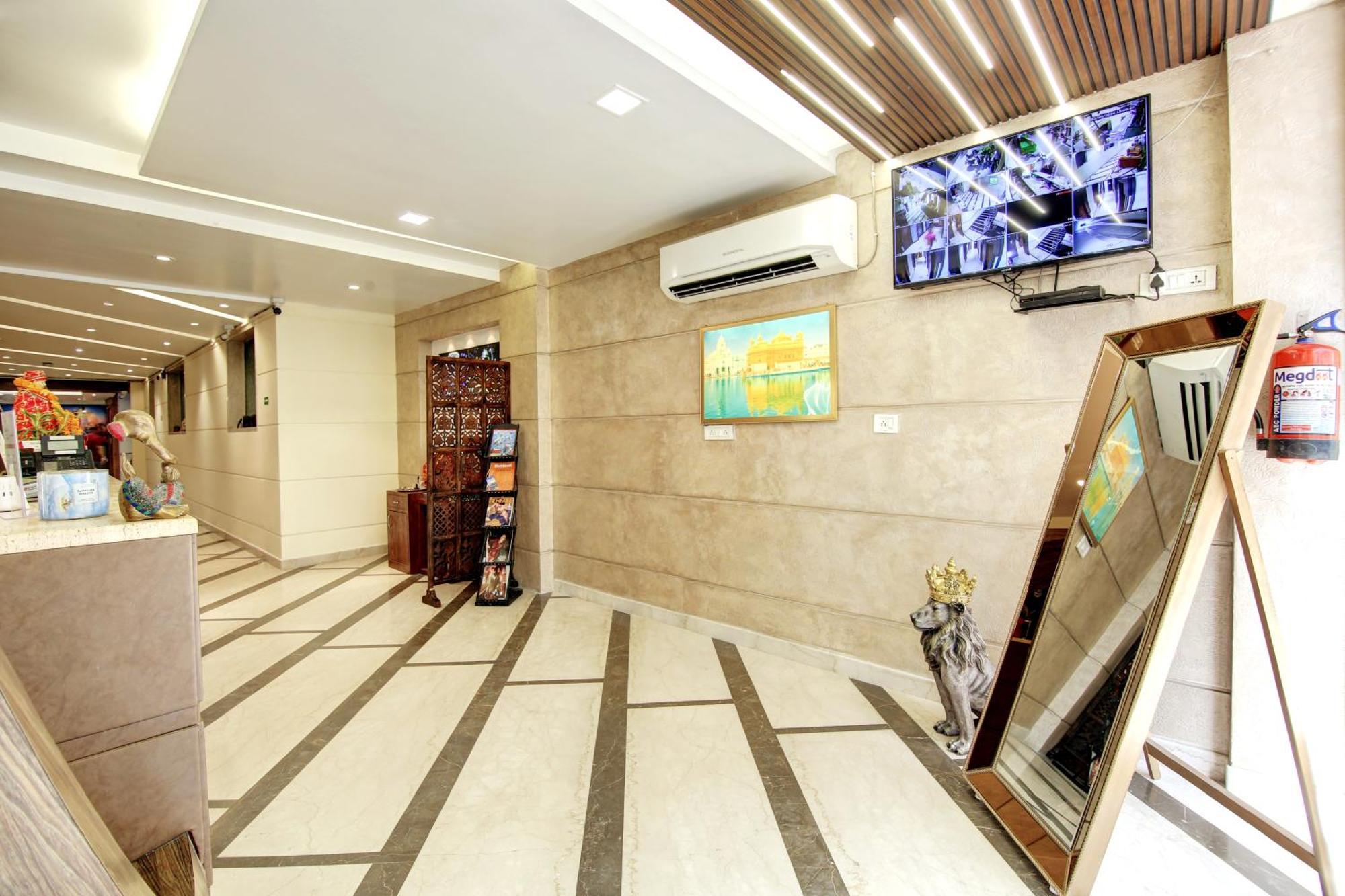 Hotel Neu Villa - Near Connaught Place & New Delhi Railway Station Luaran gambar