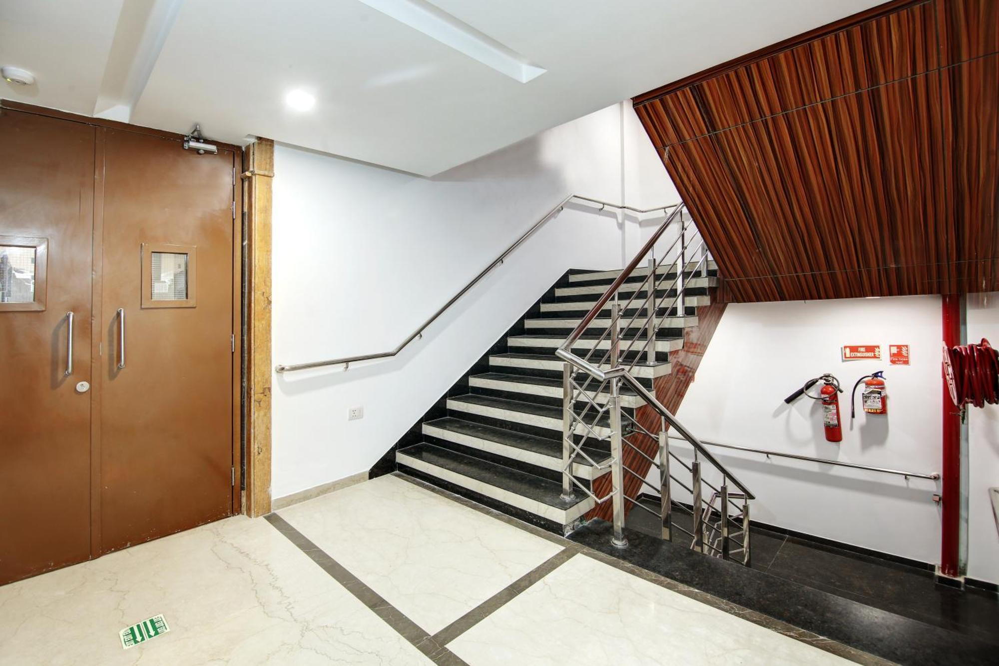 Hotel Neu Villa - Near Connaught Place & New Delhi Railway Station Luaran gambar