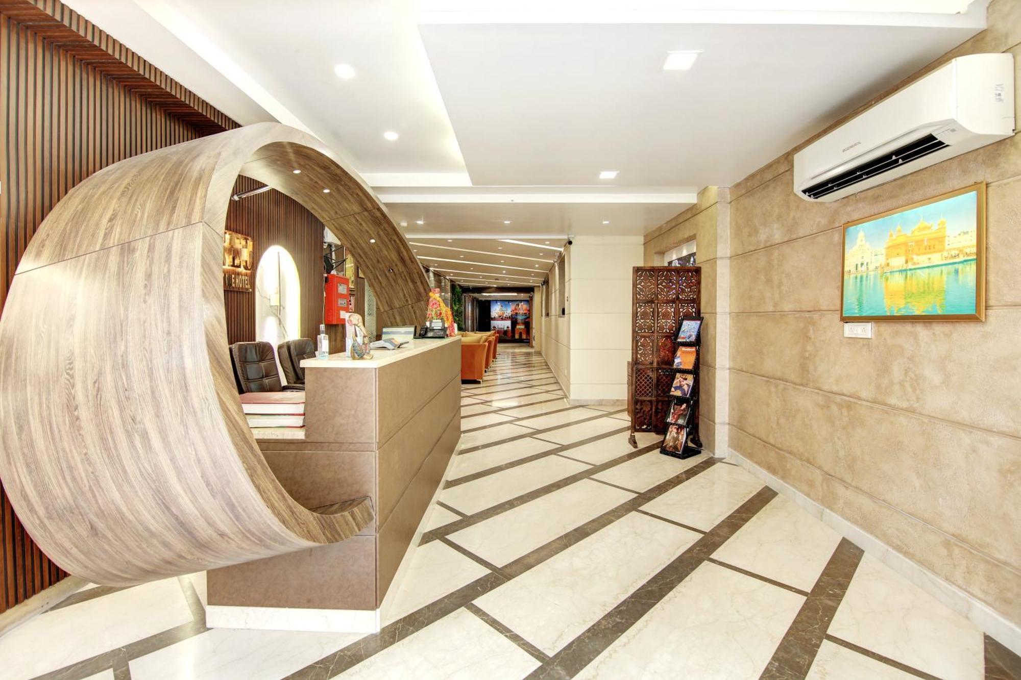 Hotel Neu Villa - Near Connaught Place & New Delhi Railway Station Luaran gambar