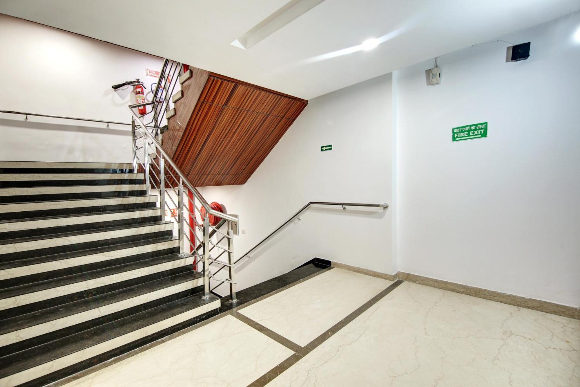 Hotel Neu Villa - Near Connaught Place & New Delhi Railway Station Luaran gambar